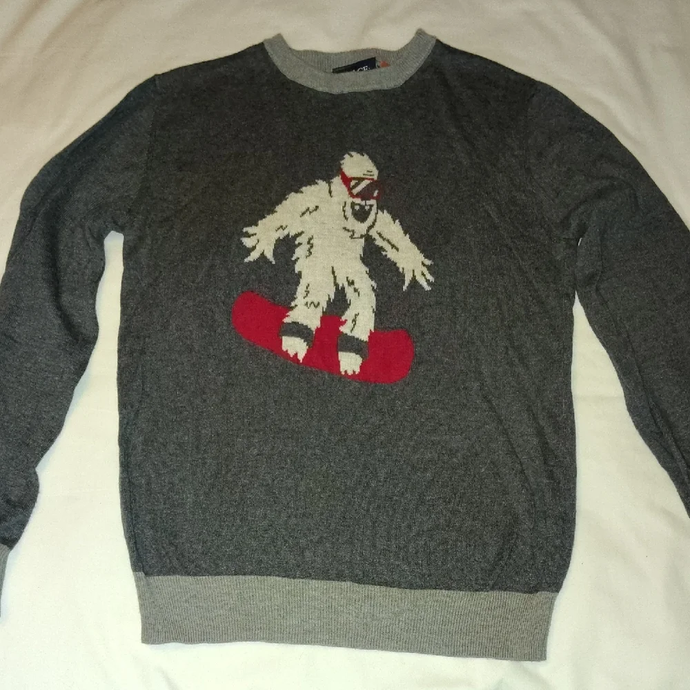 The Children's Place Gray Sweater with Snowboarding Yeti EUC Size Large 10/12